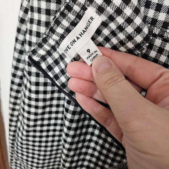 Love on a Hanger Mini Skirt Black White Plaid Gingham Juniors 9 Front Slits - Picture 8 of 8